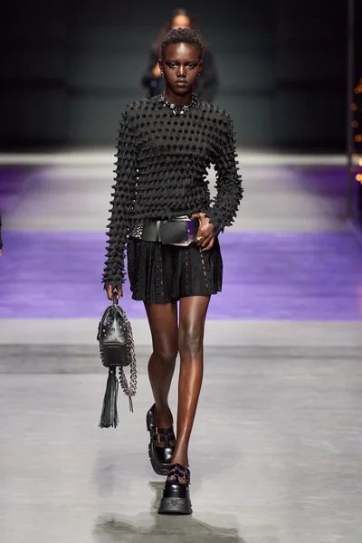 Look 12